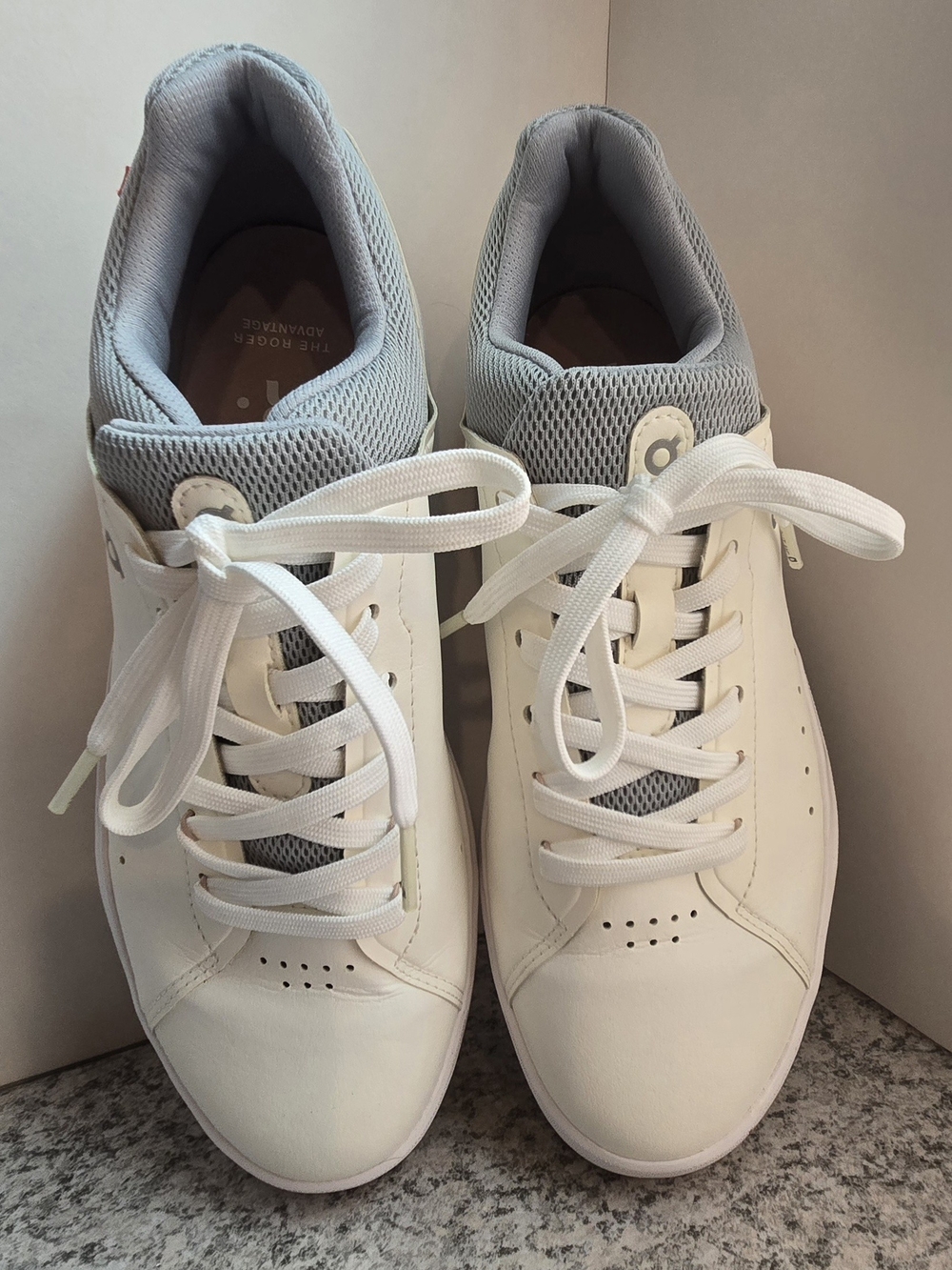 The Rodger Advantage Women's Size 8.5 White And Gray/Blue Shoes Barely Worn